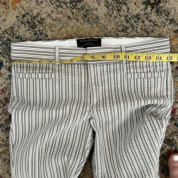 𝅺banana Republic Sloan Crop White with Grey Stripe - Picture 7 of 9